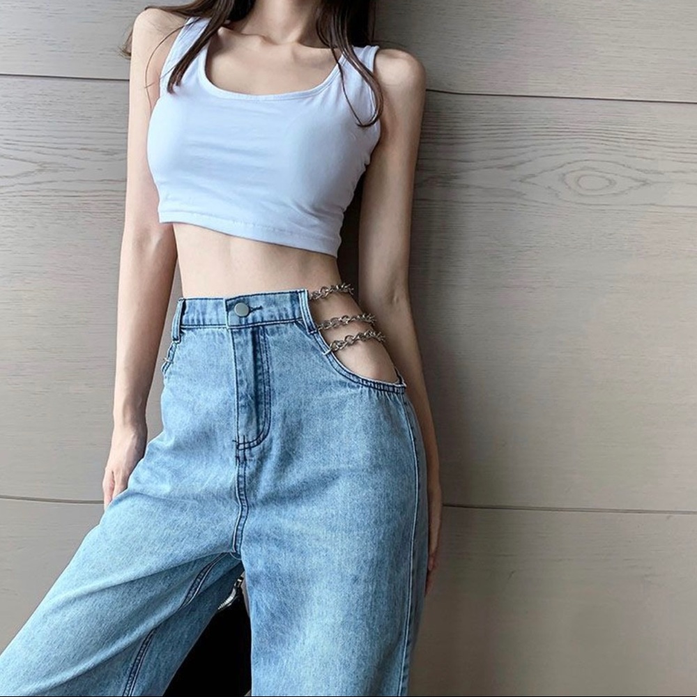Chain Accent Wide Leg Jeans Light Wash